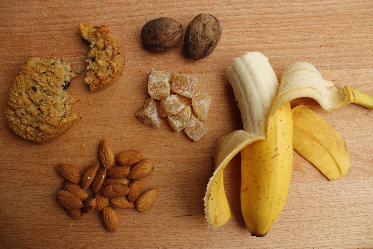 Bola-bola energi dari kurma dan almond